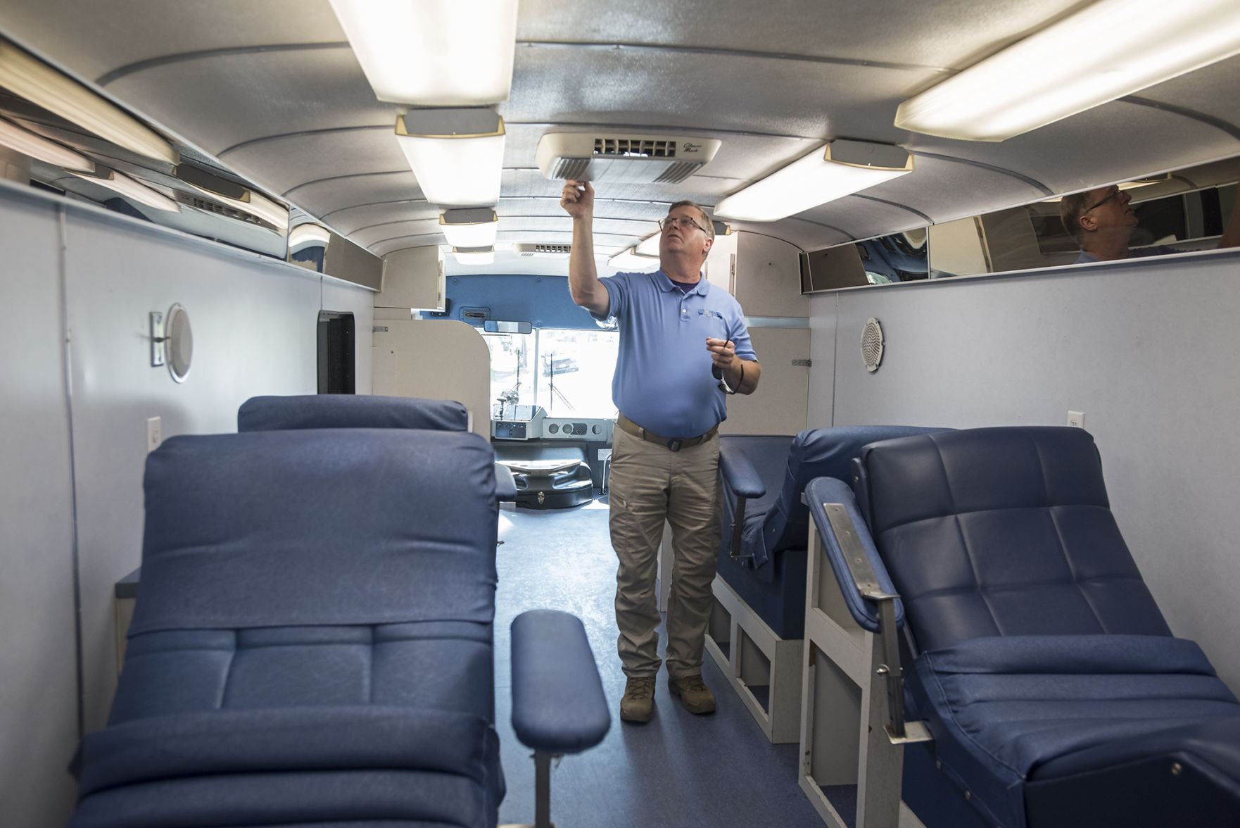 20180805_local_NETHEALTH_bus_06web.jpg